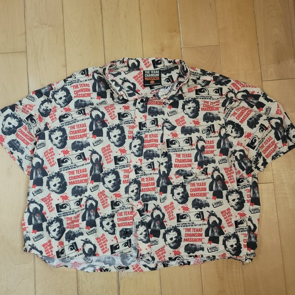 Texas Chainsaw Massacre Graphic Button-Up | Cropped 2XL | Halloween Edition 🎃 - Picture 3 of 3